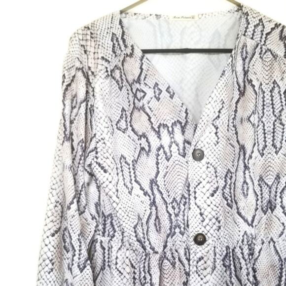 Button Front Long Sleeve Snake Print Shirt Dress Size Small New With Tag - Picture 4 of 7